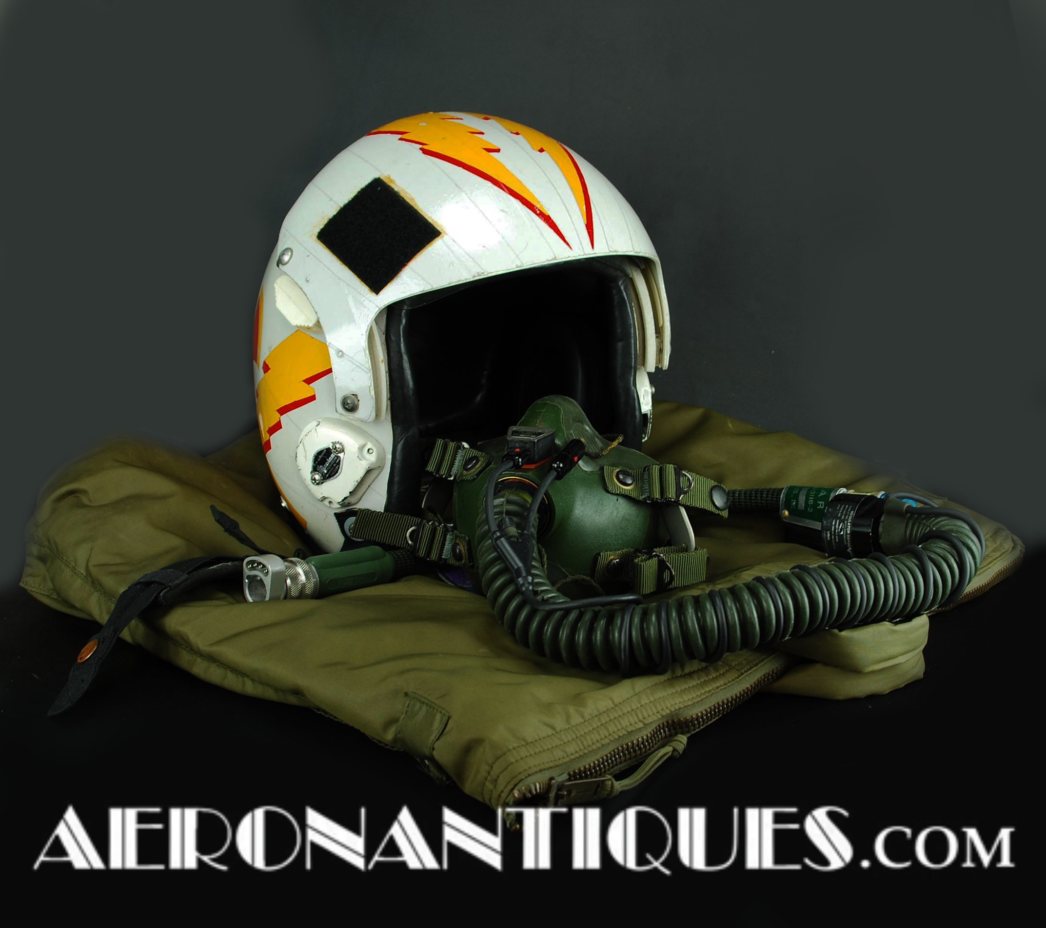 Combinaison spatiale de style interstellaire | AnyRobots Studio