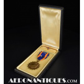 WWII Air Medal US Army Air...